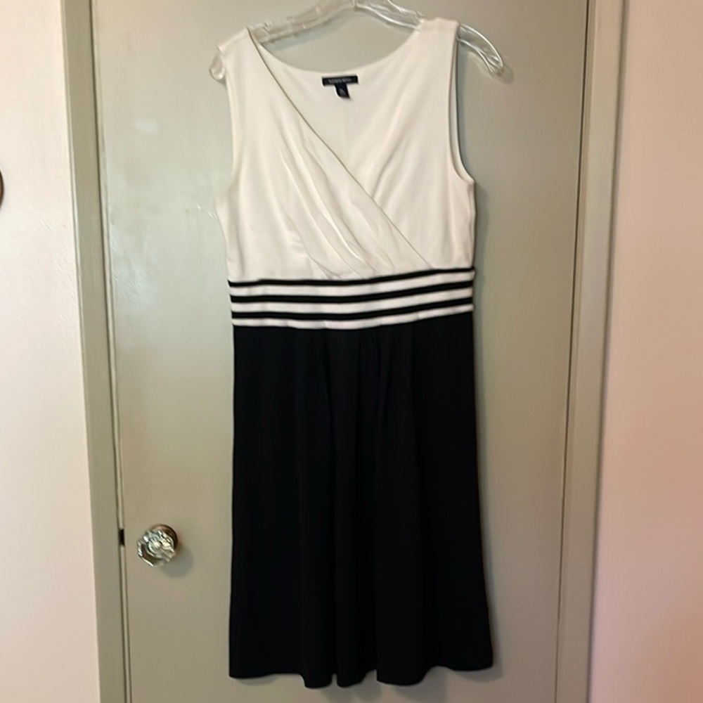 Lands in medium (10-12) dress